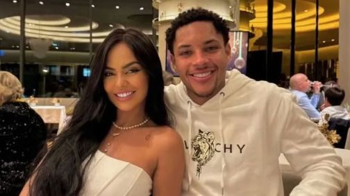 Vitor Roque e a esposa Dayana Lins
