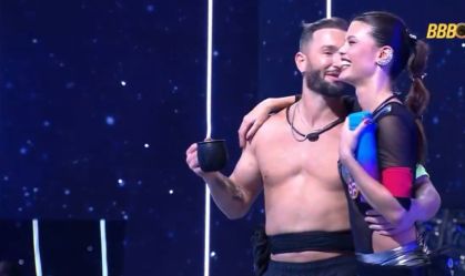 Vitória Strada relembra romance com Marcella Rica