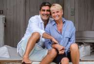 "Quero morrer de mãos dadas", diz Xuxa sobre Junno Andrade