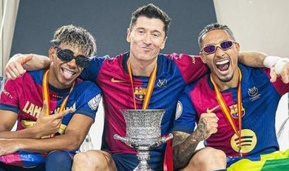 Lamine Yamal, Robert Lewandowski e Raphinha