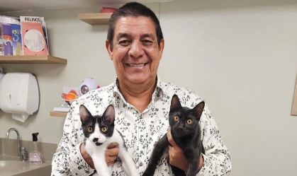 Zeca Pagodinho adota dois gatos