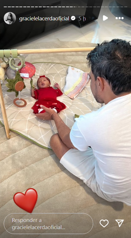 Zezé Di Camargo com a filha recém-nascida • Instagram/Graciele Lacerda