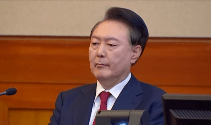 Ex-presidente da Coreia do Sul é interrogado após ameaça de prisão
