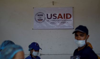 Juiz estende bloqueio de suspensão de funcionários da USAID