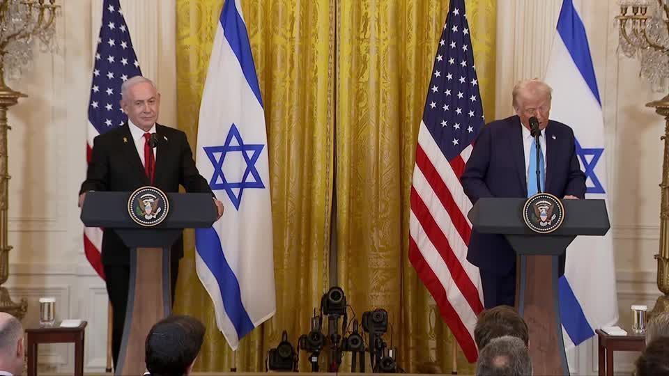 MOMENT: Trump says U.S. will take over Gaza Strip