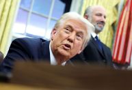 Ucrânia tem lugar à mesa de negociação e guerra tem que acabar, diz Trump
