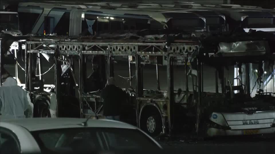 Explosions leave buses destroyed near Tel Aviv