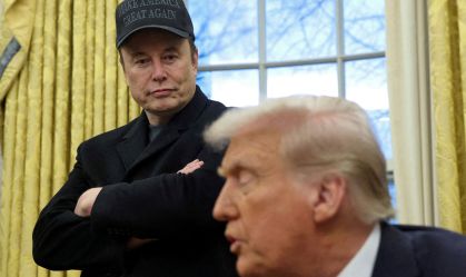 Musk diz que funcionários ficarão em licença se não voltarem ao trabalho