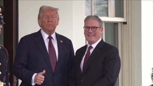 O presidente dos Estados Unidos, Donald Trump (à esq.) e o primeiro-ministro do Reino Unido, Keir Starmer (à dir.)
