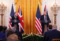 Trump interrompe premiê do Reino Unido em coletiva: “Já chega, obrigado”