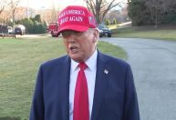 Trump sugere que Zelensky não quer a paz enquanto Putin quer