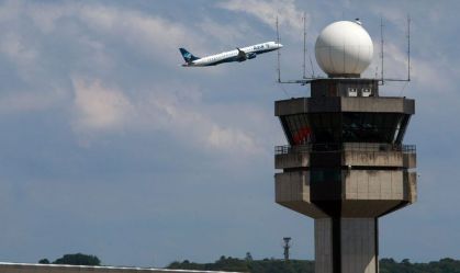 Drones causam desvio de voos no aeroporto de Guarulhos (SP)