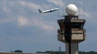 Drones causam desvio de voos no aeroporto de Guarulhos (SP)