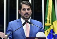 Marcos do Val alega perseguição política e se retira da disputa no Senado