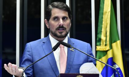 Entenda como Marcos do Val viajou aos EUA mesmo com o passaporte bloqueado