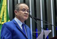 Por sugestão de embaixada, parlamentares planejam ir aos EUA debater tarifa