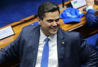 Festa de Alcolumbre tem despedida de Pacheco e agradecimento a Renan