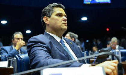 "Nem sempre agradaremos a todos", diz Alcolumbre em discurso de vitória