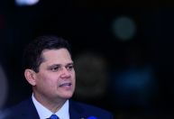 Alcolumbre: “Nenhum senador tem direito de atrapalhar a agenda do governo”