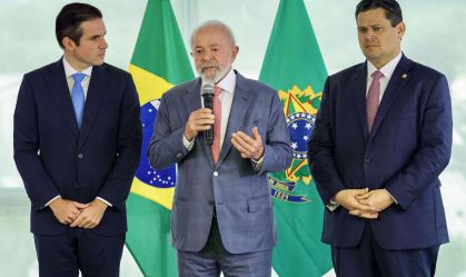 Lula quer discutir ritmo de pautas governistas em encontro com Davi e Hugo