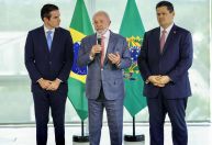 Lula entrega PEC da Segurança a Hugo e Alcolumbre