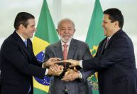 Lula convida Hugo Motta e Davi Alcolumbre para assistir “Ainda estou aqui”