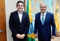Alckmin pede rapidez a Hugo em projetos de exportação de pequenas empresas