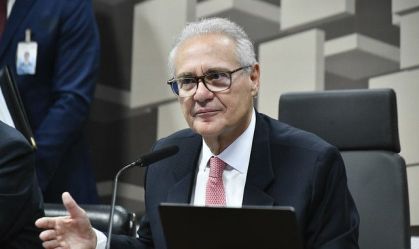 Renan Calheiros busca aproximação com adversário de olho em 2026
