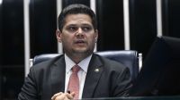 Alcolumbre promulga derrubada de decretos sobre alta do IOF