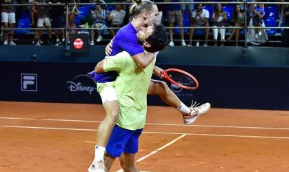 Com Fonseca na torcida, dupla brasileira vence e vai à final do Rio Open