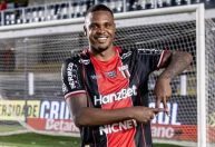 Saiba quem é Alexandre Jesus, atacante que frustrou reestreia de Neymar