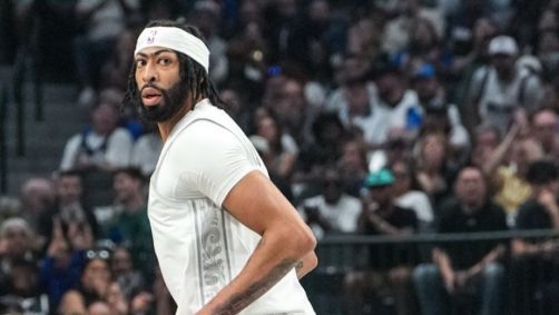 Anthony Davis, ala-pivô do Dallas Mavericks