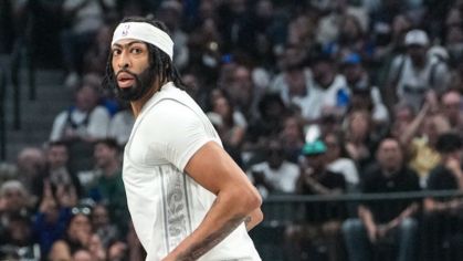Anthony Davis, ala-pivô do Dallas Mavericks