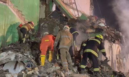 Ataque russo em apartamento na Ucrânia deixa 14 mortos
