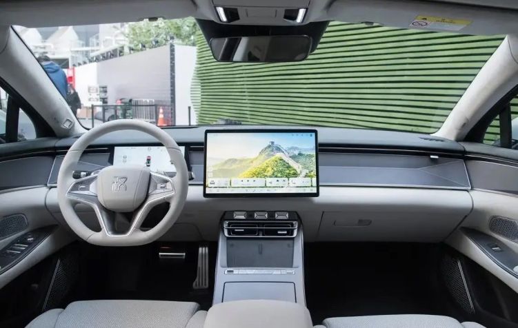 Interior do carro ganhou um padrão mais elegante • BYD/Divulgação