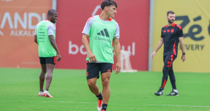 Bernabei, lateral do Internacional