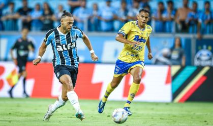 Com time misto, Grêmio goleia Pelotas no Gauchão