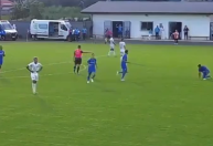 Árbitro valida gol, encerra partida e anula depois; veja vídeo