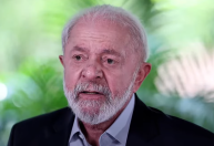 Dólar intensifica queda e bolsa arranca após Lula despencar no Datafolha