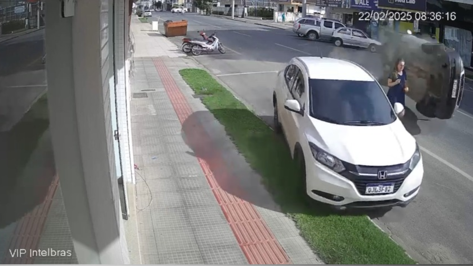 Câmera de segurança registrou o momento