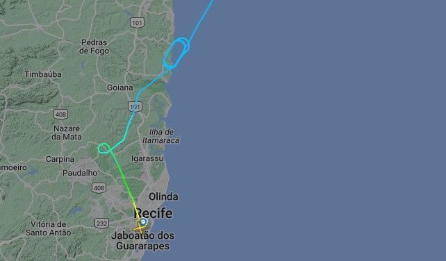 Trajetória do avião da Azul que teve turbulência severa antes de pousar no Recife