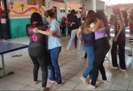 Com lei que proíbe celular, forró é atração em intervalos escolares no CE