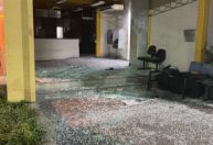 Delegacia é metralhada após criminosos tentarem resgatar chefe do tráfico
