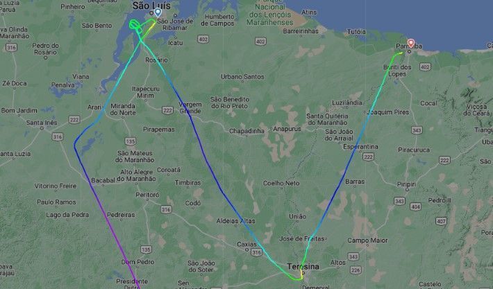 Avião da Azul tentou pousar em São Luís e em Teresina, mas não conseguiu por causa do mau tempo; aterrissagem ocorreu em Parnaíba (PI) • Reprodução/Flightradar24