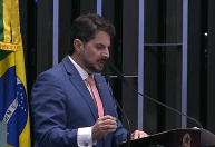 Marcos do Val alega perseguição política e se retira da disputa no Senado