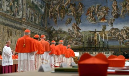 Cardeais favoritos do conclave já chegaram ao Vaticano