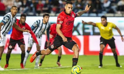 Christian Rivera em campo pelo Tijuana-MEX