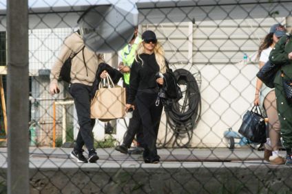 Christina Aguilera desembarca no Rio de Janeiro