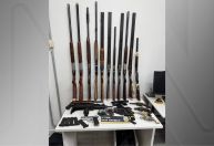 Viúva de CAC guardava arsenal com 22 armas em apartamento no Recife