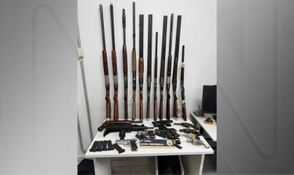 Viúva de CAC guardava arsenal com 22 armas em apartamento no Recife